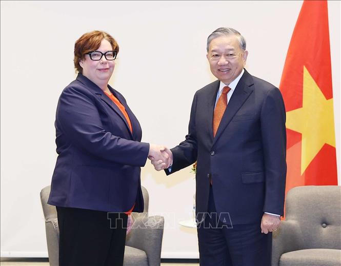 Tổng Bí thư Tô Lâm tiếp Chủ tịch Đảng Cộng sản Phần Lan Tiina Sandberg. Ảnh: Thống Nhất/TTXVN