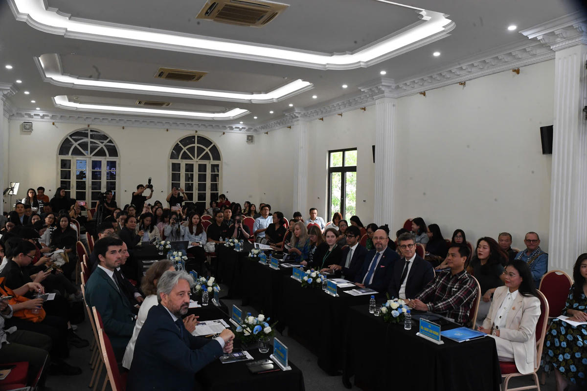 Sự kiện thu hút sự quan tâm của nhiều chuyên gia, cộng đồng nhiếp ảnh gia và công chúng. Ảnh: Phạm Sỹ.