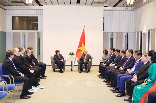 Tổng Bí thư Tô Lâm tiếp Chủ tịch Đảng Cộng sản Phần Lan Tiina Sandberg. Ảnh: Thống Nhất/TTXVN