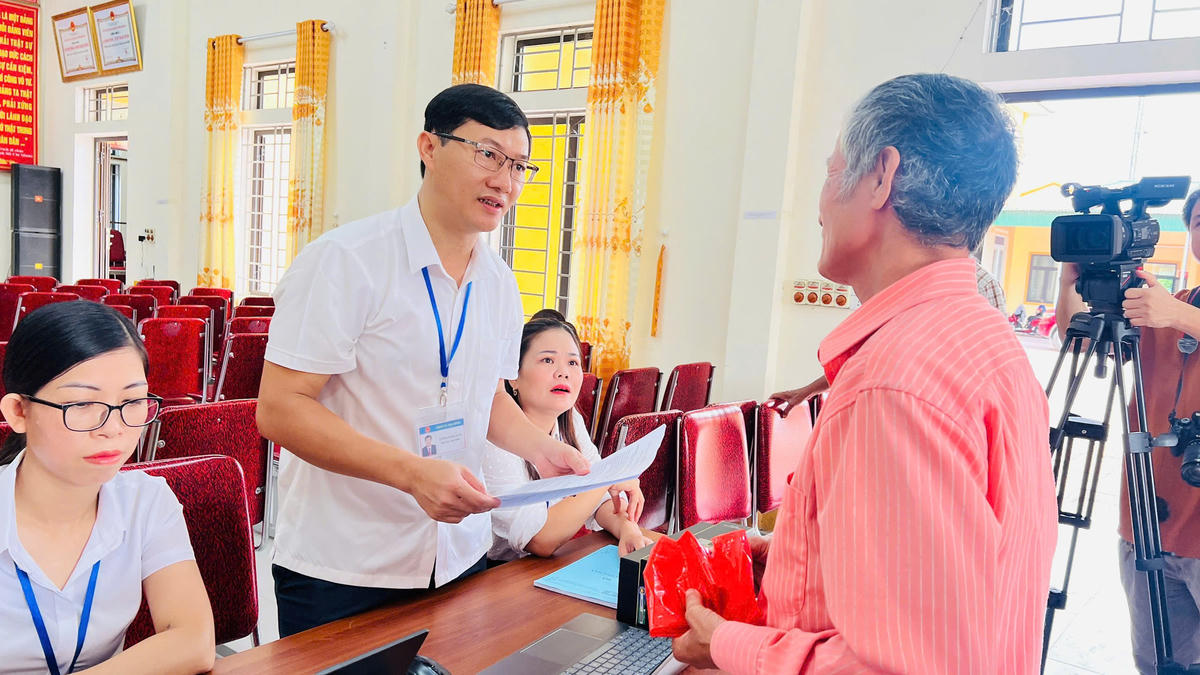 Mô hình chính quyền hai cấp giúp bộ máy hành chính Nghệ An vận hành gọn, linh hoạt, gần dân hơn.	 Ảnh: Điền Bắc.&nbsp;