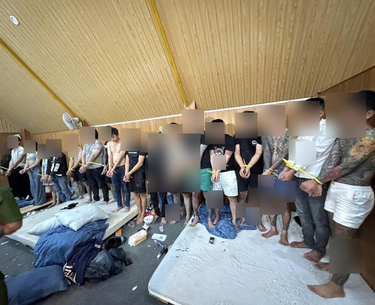 Các đối tượng sử dụng ma túy trong homestay. Ảnh: CV.