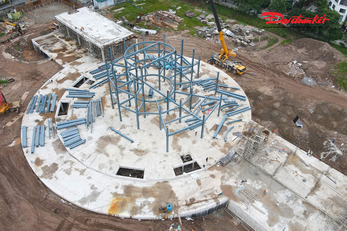 Sở Xây dựng Hà Nội cho biết, Bến xe khách Yên Sở được định hướng sẽ là bến xe khách được trang bị các công nghệ hiện đại, tự động hóa, khép kín từ khu vực đón khách, trả khách, xe xếp chỗ chờ đón khách đến khu vực bán vé.