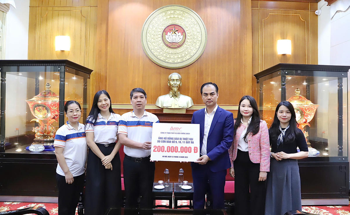 Công ty TNHH Thiết bị viễn thông ANSV trao ủng hộ 200 triệu đồng, mong tiếp thêm nguồn lực góp phần giúp đồng bào vùng lũ sớm vượt qua khó khăn, tái thiết lại cuộc sống.&nbsp;