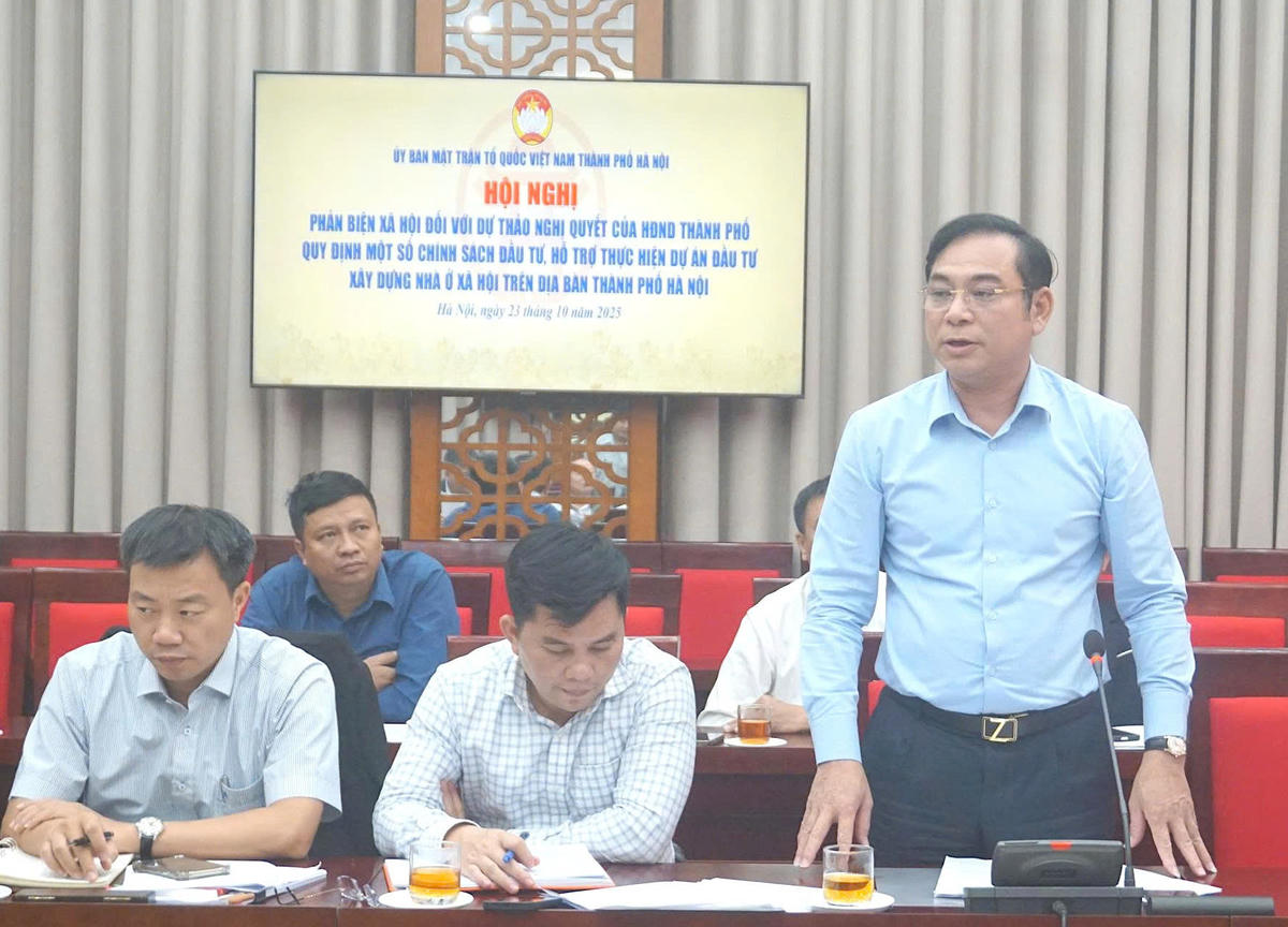 Đại diện Sở Xây Dựng thành phố Hà Nội phát biểu tại hội nghị.