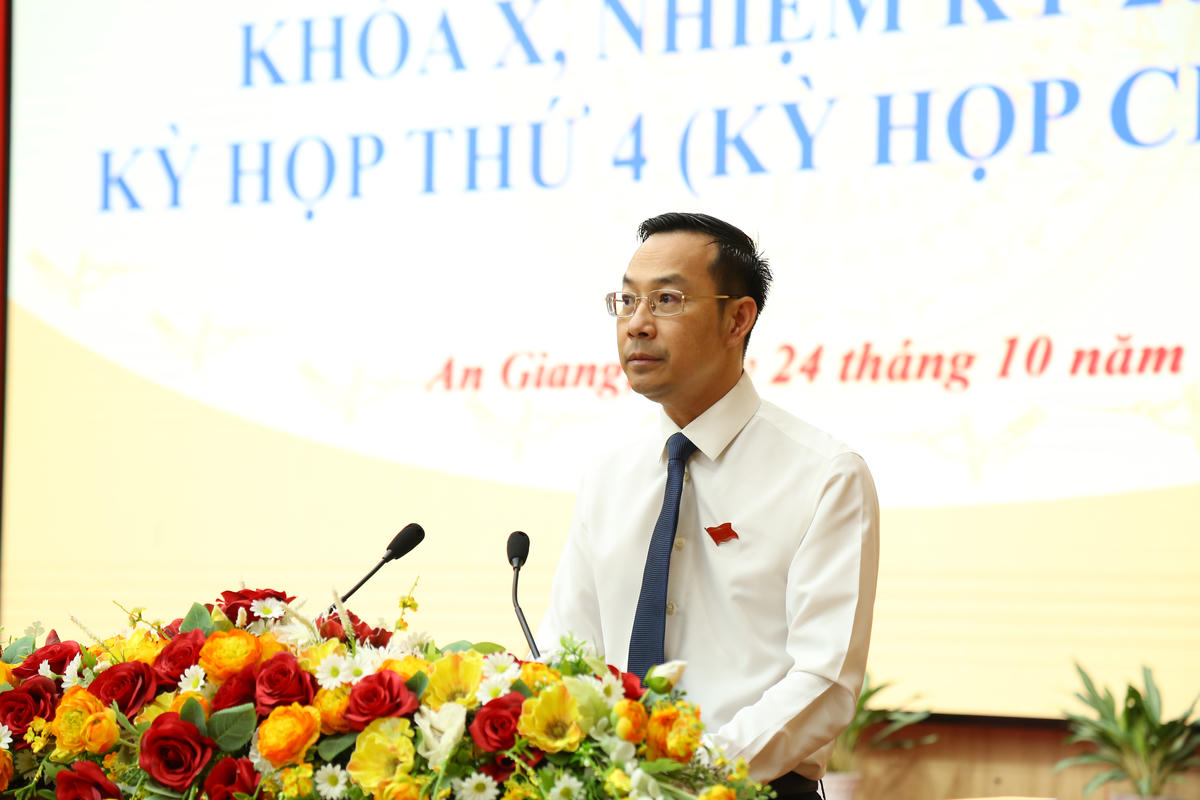 Ông Nguyễn Thanh Nhàn - Phó Bí thư Thường trực Tỉnh ủy, Chủ tịch HĐND tỉnh An Giang phát biểu tại kỳ họp.
