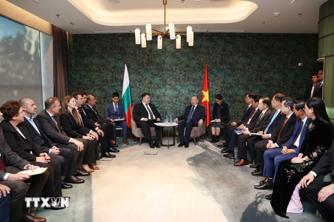 Tổng Bí thư Tô Lâm tiếp Chủ tịch Đảng xã hội chủ nghĩa Bulgaria Atanas Zafirov. (Ảnh: Thống Nhất/TTXVN)