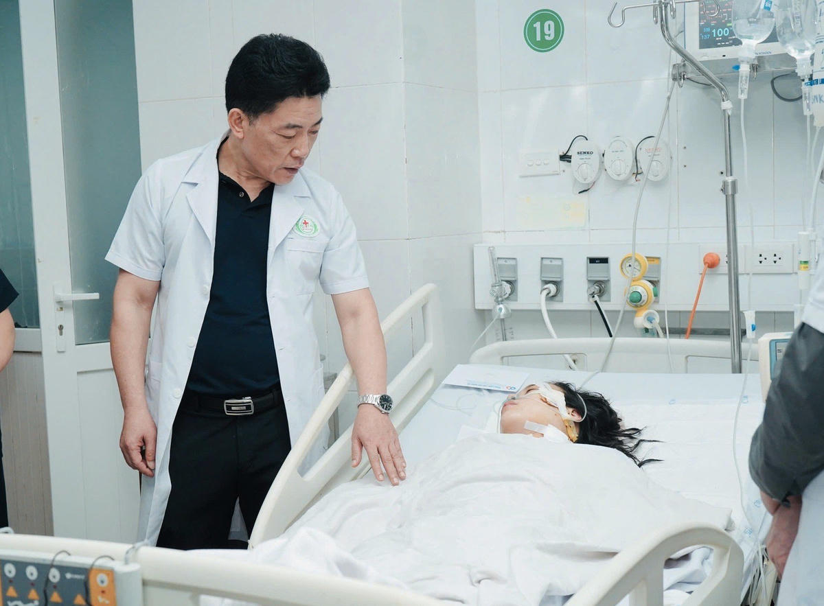 ông Tăng Xuân Hải - Giám đốc Bệnh viện Sản Nhi Nghệ An cho biết, có tổng cộng 7 người bị thương, gồm 3 điều dưỡng, 2 bệnh nhi và 2 người nhà. Ảnh: TT