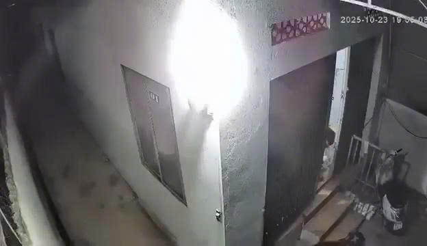 Phòng trọ nơi xảy ra vụ việc. Ảnh: cắt clip.