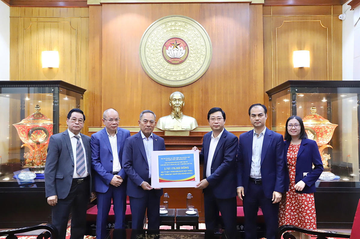 Ủy ban Trung ương MTTQ Việt Nam tiếp nhận ủng hộ và trao Thư cảm ơn của Chủ tịch UBTƯ MTTQ Việt Nam tới các tổ chức, cá nhân