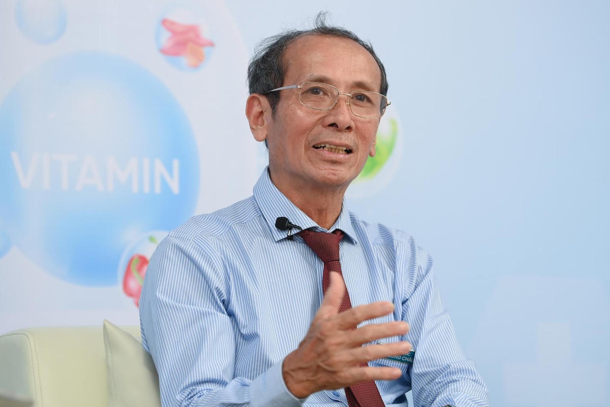PGS.TS.DS Nguyễn Tuấn Dũng cho rằng, dự phòng bằng thực phẩm chức năng là cần thiết, nhưng cần lưu ý dùng đúng loại, đủ liều và có nguồn gốc rõ ràng. 