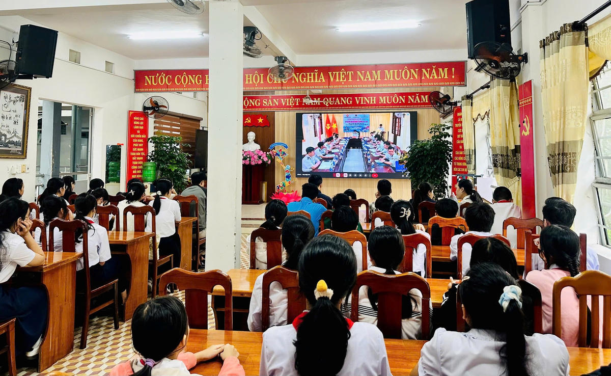 Quang cảnh buổi phát động Cuộc thi trực tuyến “Em yêu biển, đảo quê hương” tại các xã, phường ven biển TP Đà Nẵng. Ảnh: CV.