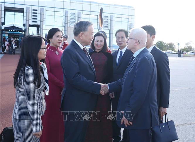 Tổng Bí thư Tô Lâm và Phu nhân rời thủ đô Sofia, kết thúc tốt đẹp chuyến thăm chính thức Cộng hòa Bulgaria. Ảnh: Thống Nhất/TTXVN