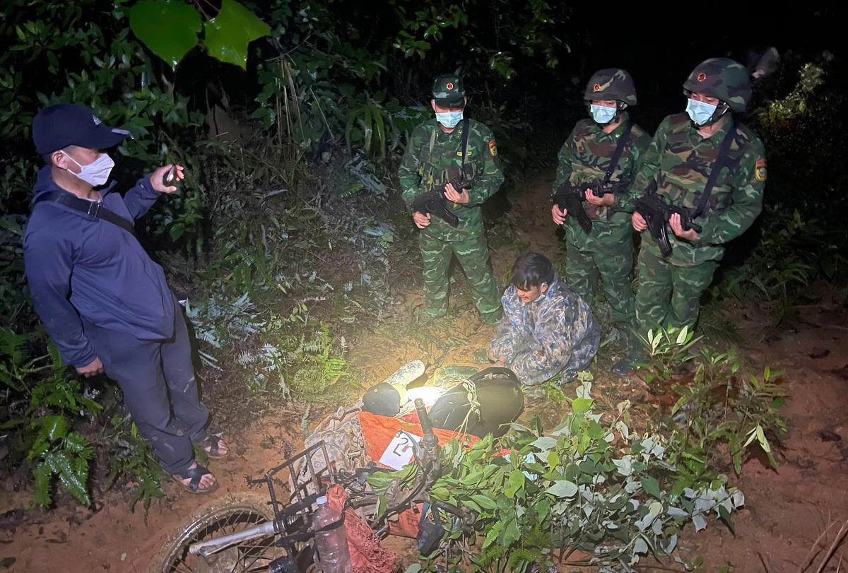 Quảng Trị: Bắt 2 đối tượng, thu giữ 160 kg thuốc nổ