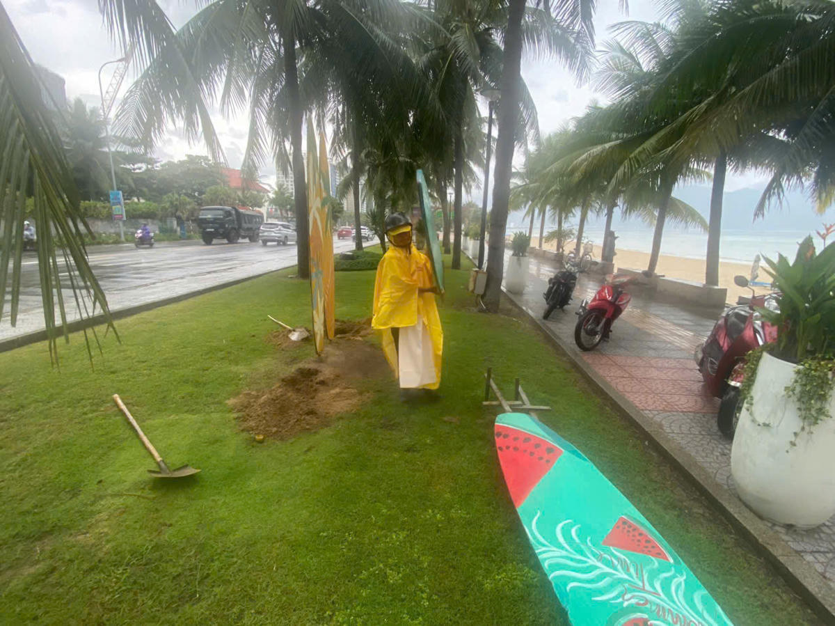 Đà Nẵng ứng phó mưa lớn: Dừng tham quan bán đảo Sơn Trà, khuyến cáo không tắm biển