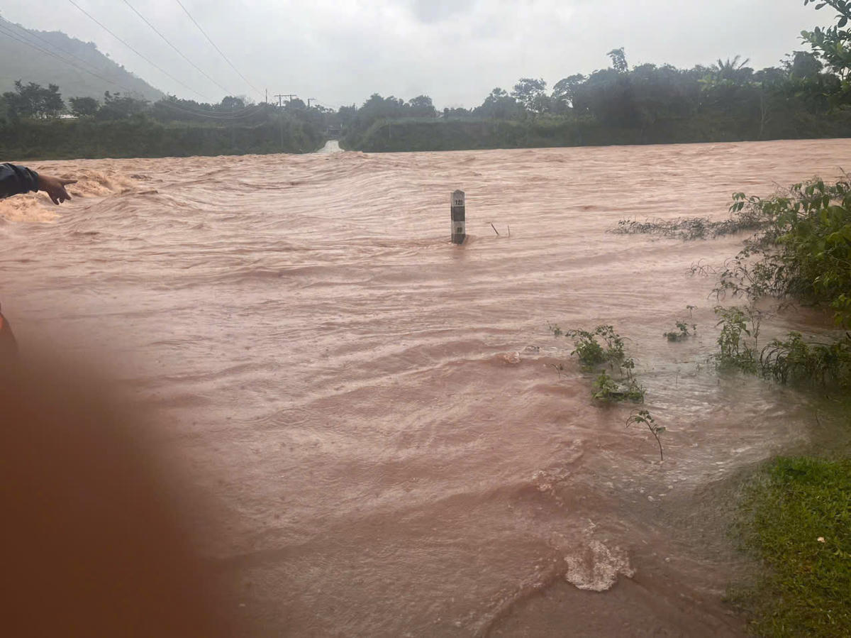 Mưa lớn gây ngập lụt nhiều điểm tại tỉnh Quảng Trị. Ảnh: BP.