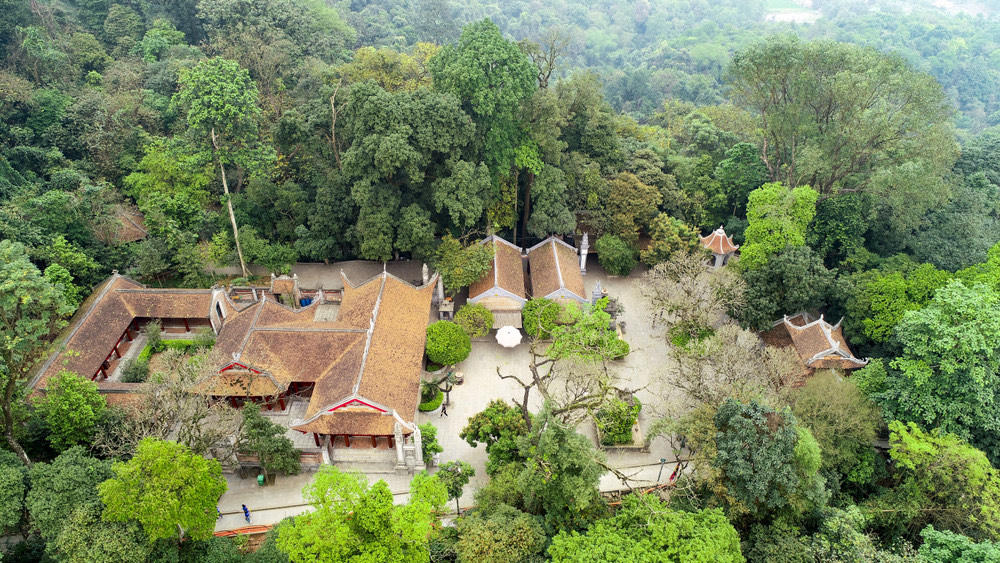 Đền Hùng tỉnh Phú Thọ nhìn từ trên cao.