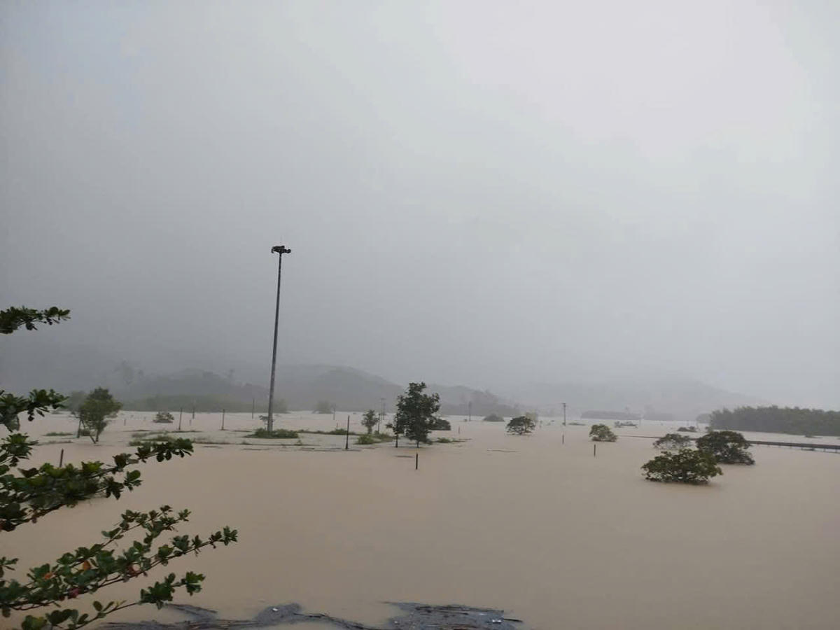 Nước lũ dâng cao tại khu vực xã Nông Sơn. Ảnh: Quang Hùng.