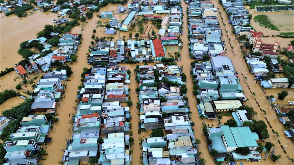 Nhiều ngôi nhà ở xã Đại Lộc ngập nước. Ảnh: CV.