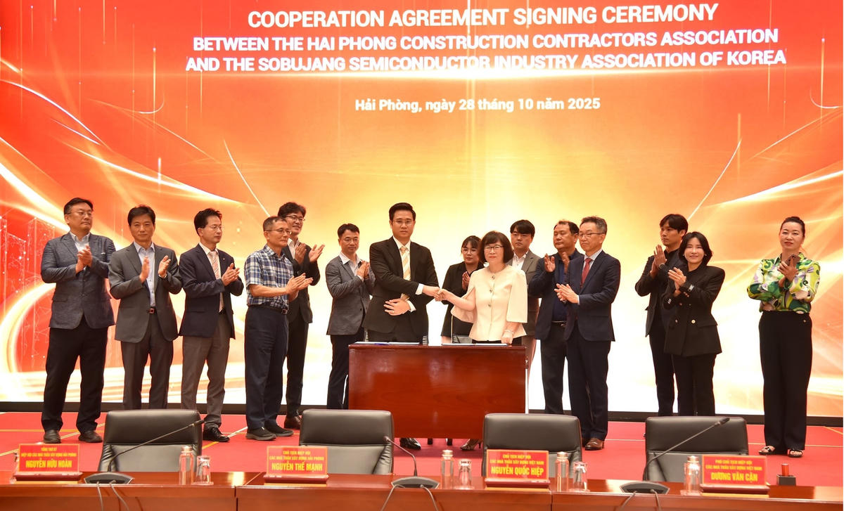 Hiệp hội các Nhà thầu Xây dựng Hải Phòng ký kết hợp tác với Hiệp hội nghiên cứu hợp nhất công nghệ SoBuJang Hàn Quốc. Ảnh: CTV.&nbsp;