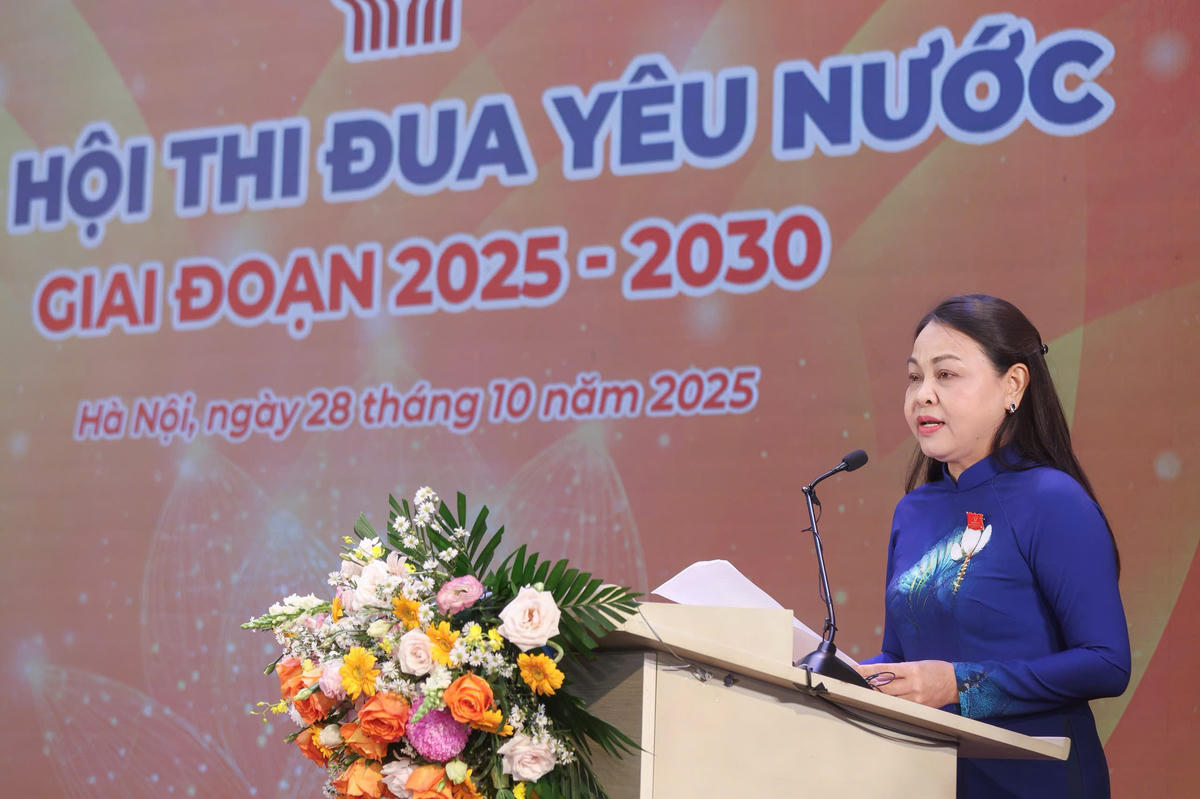 Phó Chủ tịch - Tổng Thư ký Nguyễn Thị Thu Hà phát biểu tại Đại hội. Ảnh: Quang Vinh.