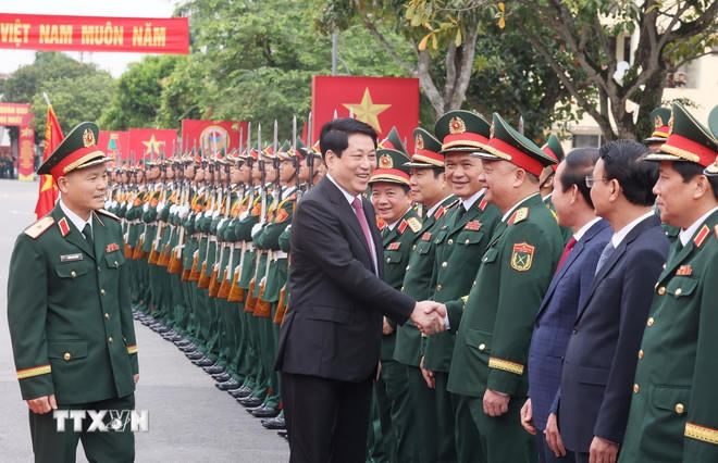 Chủ tịch nước Lương Cường với các đại biểu dự Lễ kỷ niệm. (Ảnh: Lâm Khánh/ TTXVN)