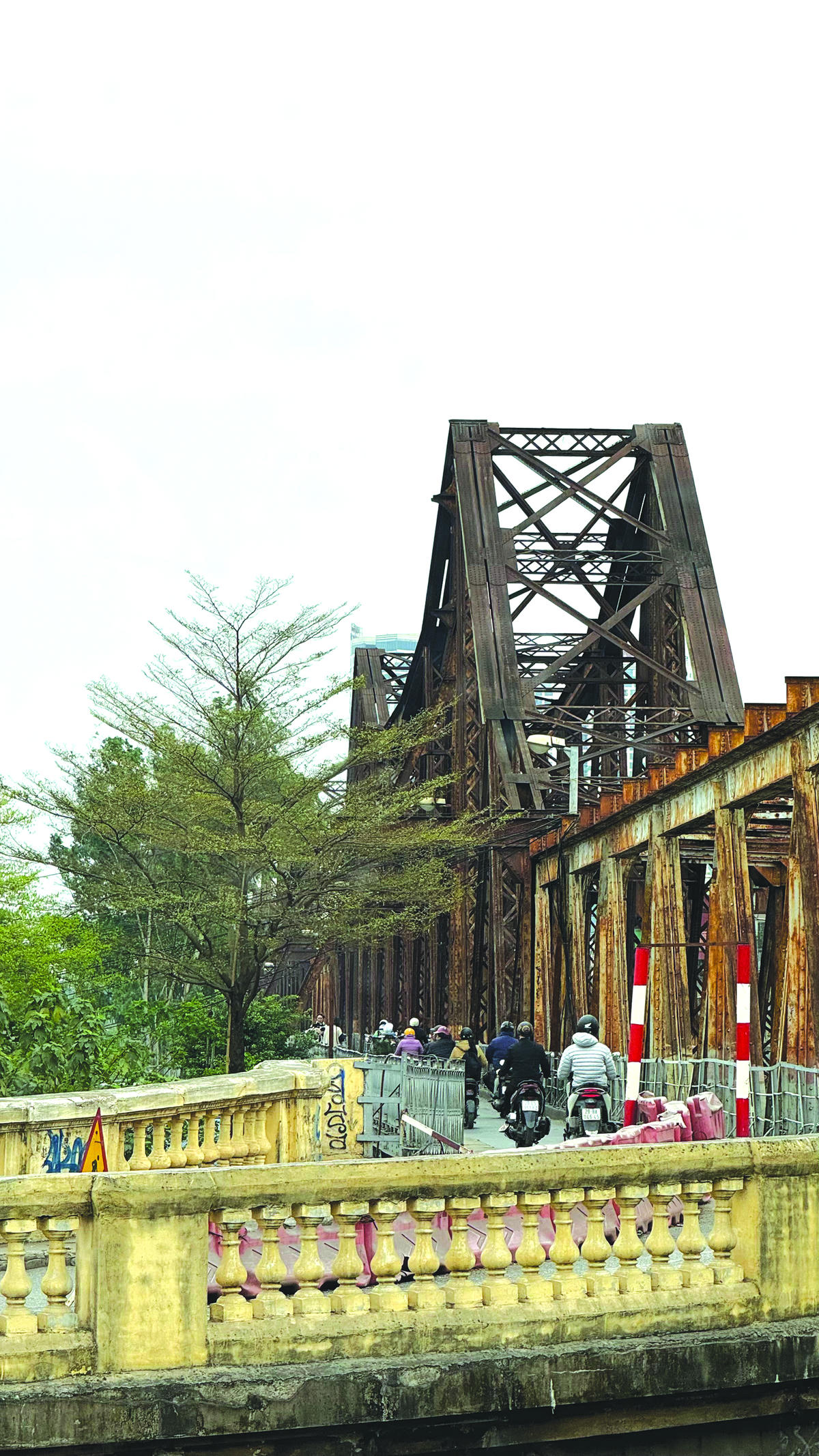 Giữ nhịp thời gian trên cầu Long Biên