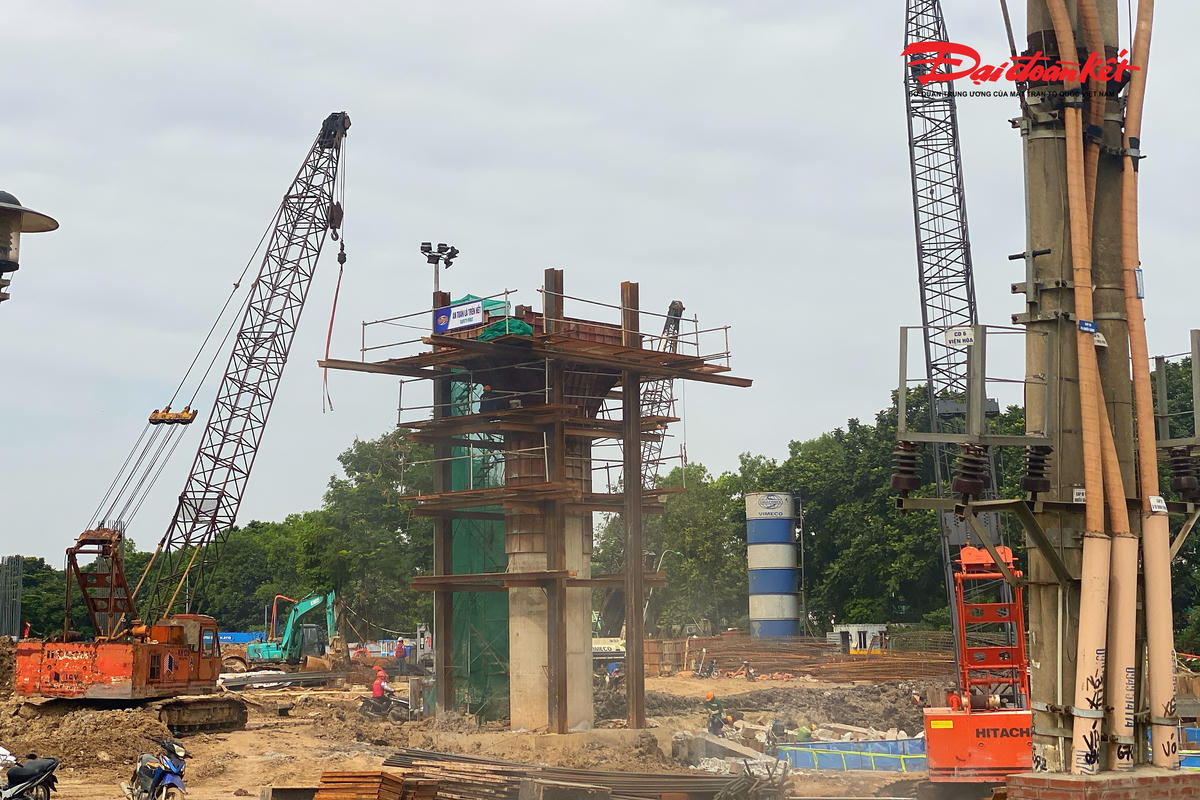 Ban Quản lý Dự án Đầu tư Xây dựng Công trình Dân dụng Hà Nội cho biết, đến nay dự án đã hoàn thành hơn 40% khối lượng theo hợp đồng, bám sát tiến độ, phấn đấu hoàn thành trong năm 2026.