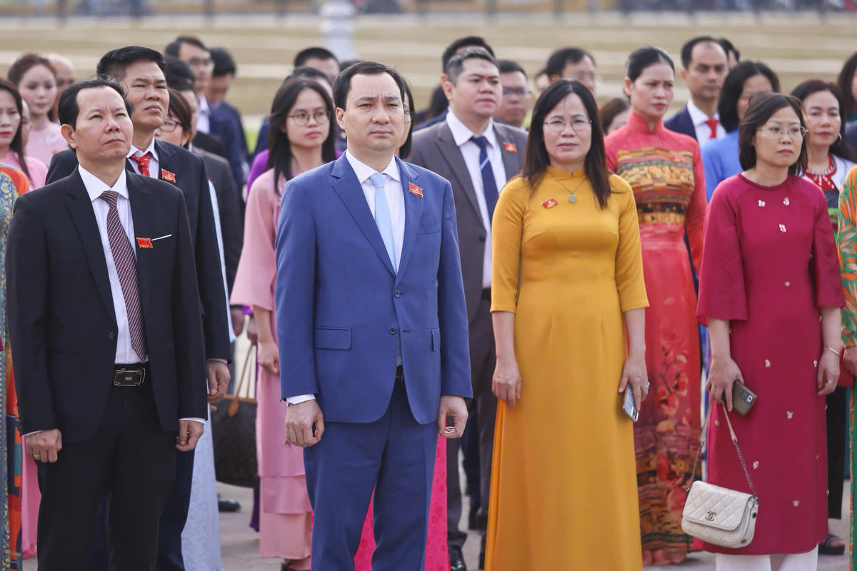 Các đại biểu tham dự Lễ báo công dâng Bác tại Lăng Chủ tịch Hồ Chí Minh. Ảnh: Quang Vinh.