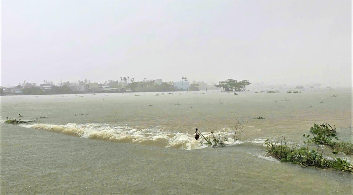 Một khu vực vùng trũng Đà Nẵng ngập nước. Ảnh: Tấn Thành.