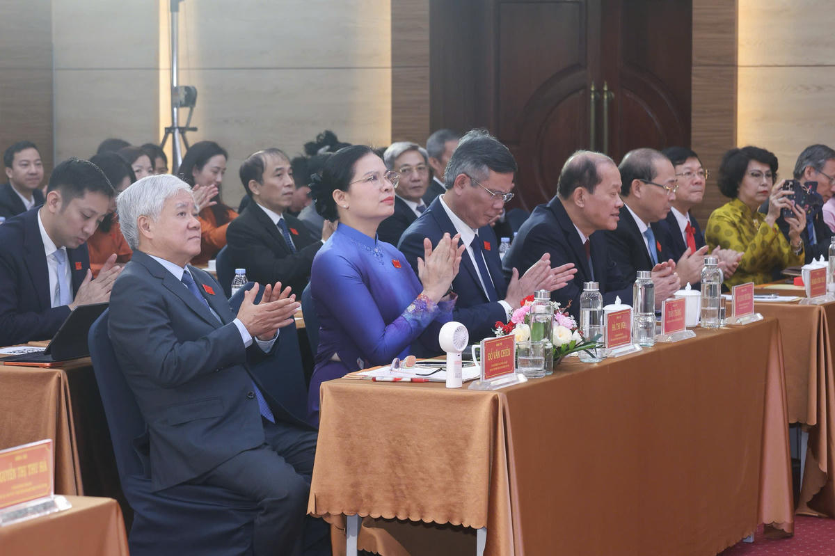 Ông Đỗ Văn Chiến, Ủy viên Bộ Chính trị, Bí thư Trung ương Đảng, Bí thư Đảng ủy MTTQ, các đoàn thể Trung ương, Chủ tịch UBTƯ MTTQ Việt Nam, Phó Chủ tịch Hội đồng Thi đua - Khen thưởng Trung ương cùng các đại biểu dự đại hội. Ảnh: Quang Vinh.