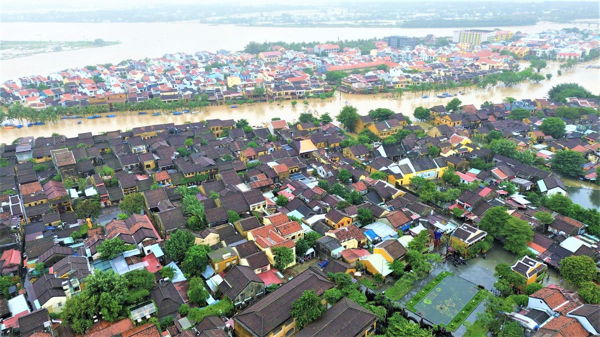 Một góc phố cổ Hội An nhìn từ xa. Ảnh: T.Thành.