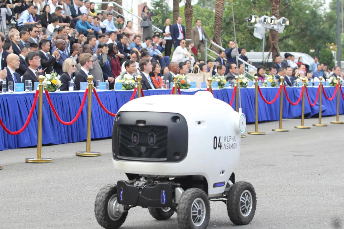 Trình diễn công nghệ ngoài trời trong khuôn khổ Tuần lễ số Quốc gia Việt Nam.