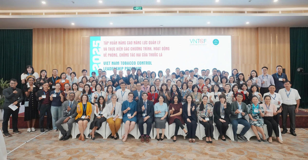  Các đại biểu tại khoá Tập huấn Nâng cao năng lực quản lý và thực hiện các chương trình, hoạt động về phòng chống tác hại của thuốc lá. Ảnh: BTC.