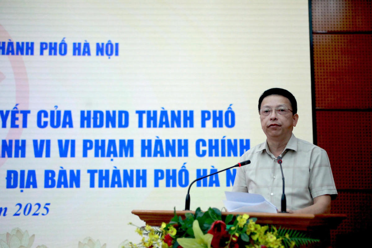 Thiếu tướng Nguyễn Hồng Ky - Phó Giám đốc Công an TP Hà Nội phát biểu tại hội nghị góp ý.&nbsp;
