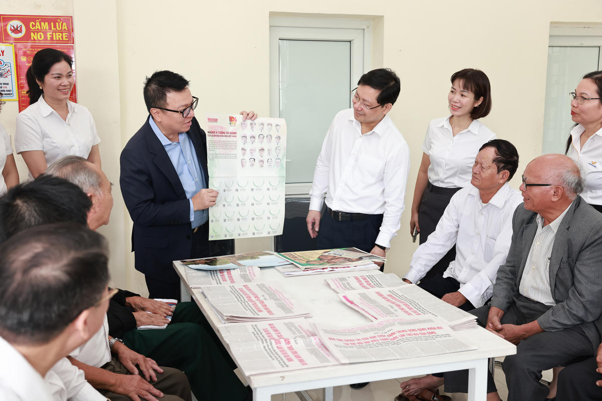 Người dân có thể đọc Dự thảo Văn kiện Đại hội Đảng lần thứ XIV tại hệ thống BĐ-VHX xã trên toàn quốc.