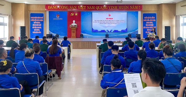 Hội nghị tập huấn về bảo vệ nền tảng tư tưởng của Đảng, nâng cao nhận thức cho thanh niên để nhận diện kịp thời, từ đó chủ động phòng ngừa, đấu tranh ngăn chặn, vạch trần các luận điệu xuyên tạc. Ảnh: Thành đoàn Đà Nẵng.