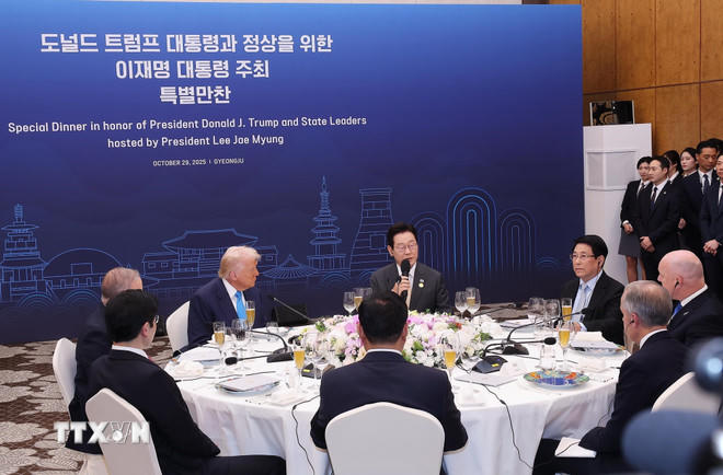 Chủ tịch nước Lương Cường dự chiêu đãi chào mừng của Tổng thống Hàn Quốc Lee Jae Myung. (Ảnh: Lâm Khánh/TTXVN)