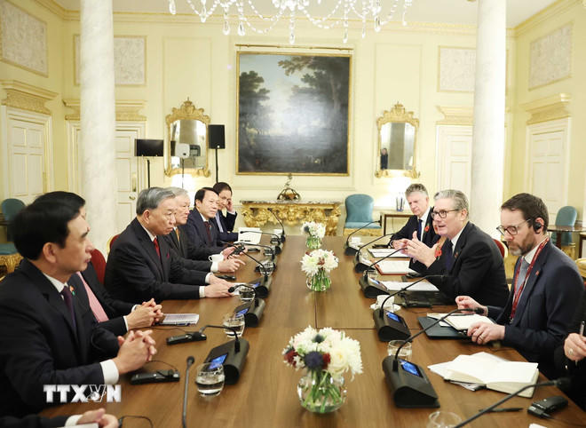 Tổng Bí thư Tô Lâm và Thủ tướng Liên hiệp Vương quốc Anh và Bắc Ireland Keir Starmer hội đàm. (Ảnh: Thống Nhất.TTXVN)