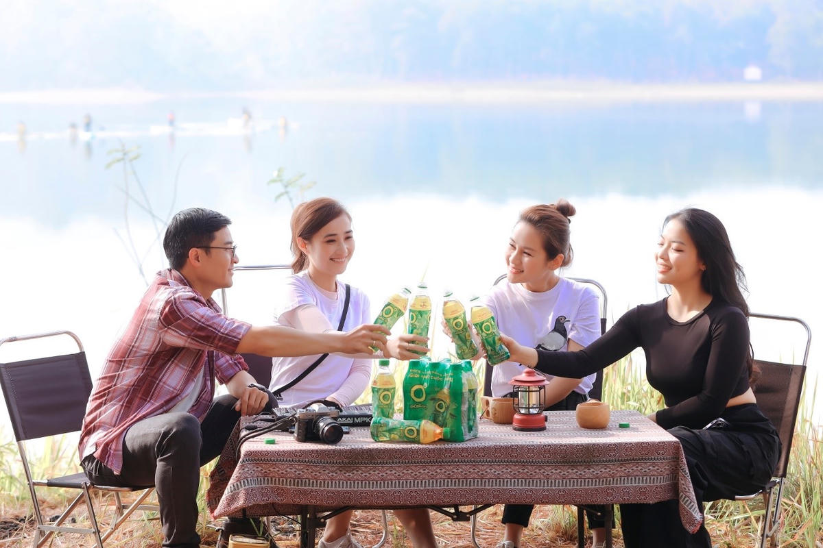 Được chiết xuất từ trà xanh thiên nhiên nguyên chất, Trà Xanh Không Độ là thức uống yêu thích của người trẻ để giảm căng thẳng, giải nhiệt cuộc sống.