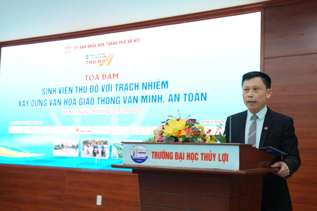 PGS.TS Nguyễn Thành Lợi, Tổng Biên tập Báo Kinh tế và Đô thị phát biểu tại buổi tọa đàm.