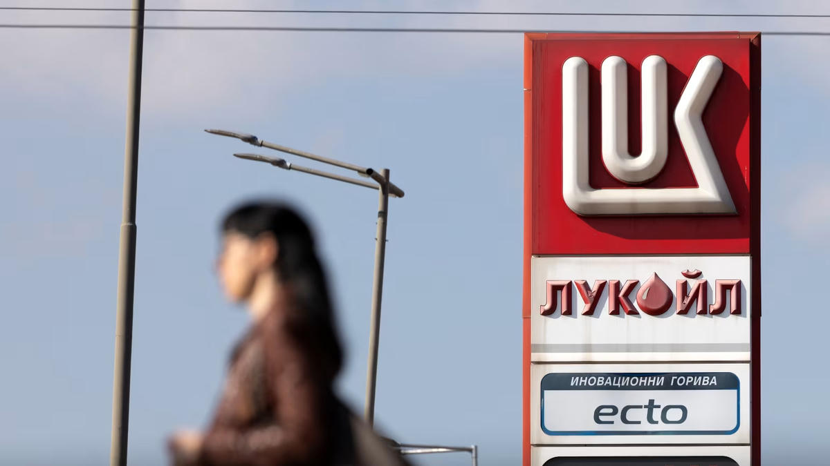 Lukoil là một trong 2 công ty dầu mỏ lớn nhất của Nga bị trừng phạt. Nguồn: Reuters.