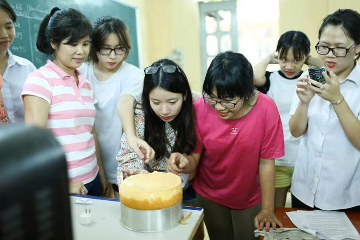 Học viên Trung tâm Giáo dục nghề nghiệp - Giáo dục thường xuyên Ba Đình (Hà Nội). Ảnh: V.A.