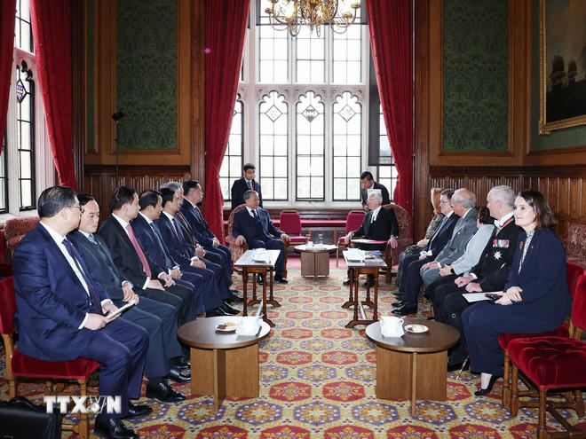 Tổng Bí thư Tô Lâm hội kiến Chủ tịch Thượng viện Anh, Nam tước McFall Xứ Alcluith. (Ảnh: Thống Nhất/TTXVN)