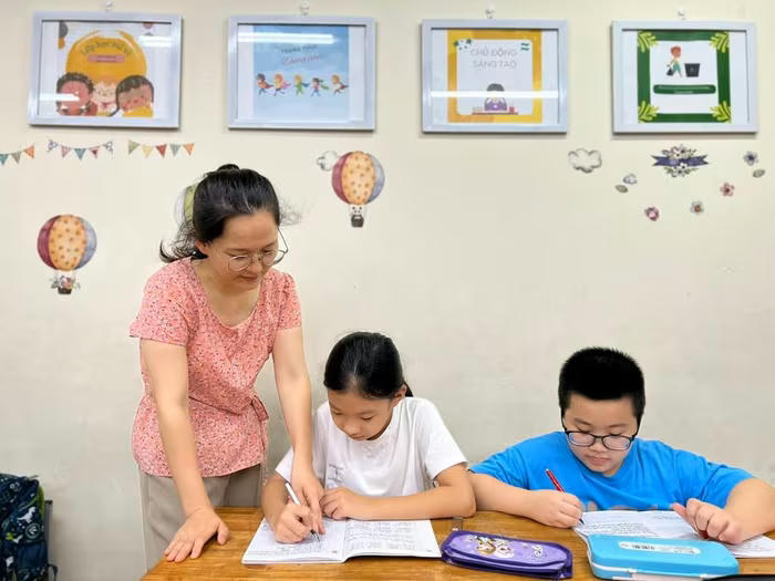 Trường đạt chuẩn quốc gia là yếu tố quan trọng phục vụ cho công tác phổ cập giáo dục, xóa mù chữ. Ảnh minh họa: V.A.