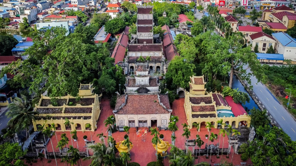 Chùa Cổ Lễ (tên chữ là Thần Quang tự), tọa lạc tại xã Cổ Lễ, tỉnh Ninh Bình, vừa được Thủ tướng Chính phủ xếp hạng di tích lịch sử và kiến trúc nghệ thuật quốc gia đặc biệt theo quyết định số 1959/QĐ-TTg ngày 11/9. Ảnh: Đình Minh