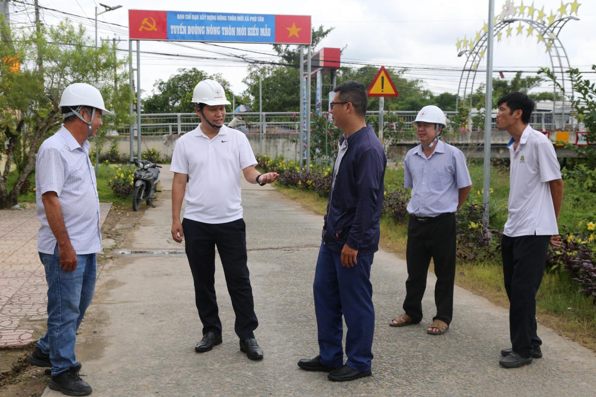 Phó Tổng giám đốc EVNSPC Bùi Quốc Hoan kiểm tra tiến độ các công trình đầu tư xây dựng trong tháng 9/2025Phó Tổng giám đốc EVNSPC Bùi Quốc Hoan kiểm tra tiến độ các công trình đầu tư xây dựng trong tháng 9/2025. 
