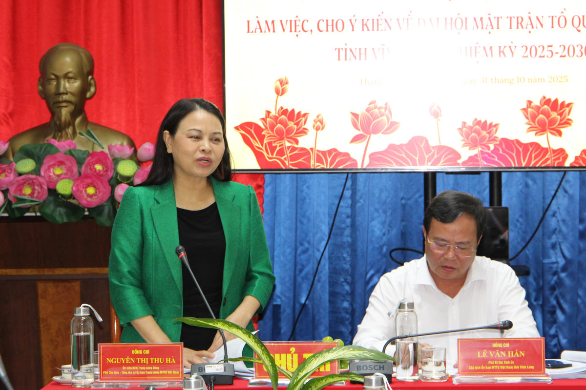 Bà Nguyễn Thị Thu Hà phát biểu tại buổi làm việc với tỉnh Vĩnh Long. Ảnh: Q.Đ.