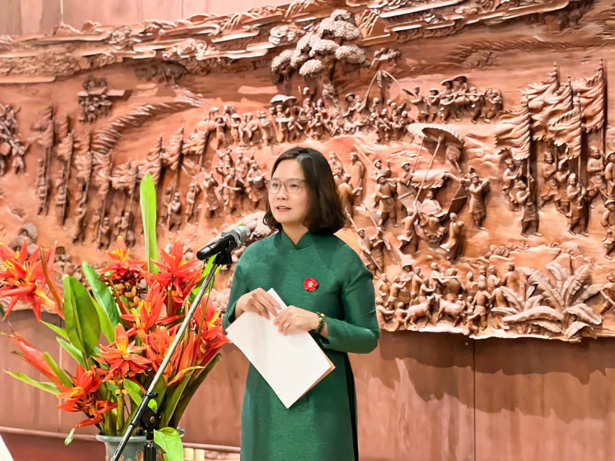 Bà Lê Thị Ánh Mai - PGĐ Sở Văn hóa và Thể thao Hà Nội phát biểu khai mạc. Ảnh: P. Sỹ.