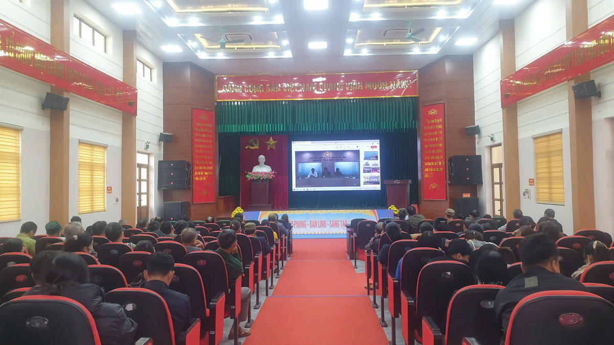 Hưng Yên: Triển khai lớp học trực tuyến 'Bình dân học vụ số'