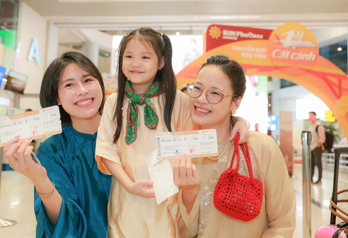 Sun PhuQuoc Airways có chi phí hợp lý, để hành khách mọi lứa tuổi dễ dàng tiếp cận Phú Quốc hơn, mà còn góp phần đáp ứng nhu cầu di chuyển và du lịch tăng cao của người dân.&nbsp;Ảnh sun phuquoc airway